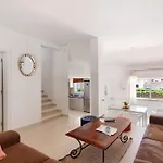 בית נופש Townhouse Ramas *